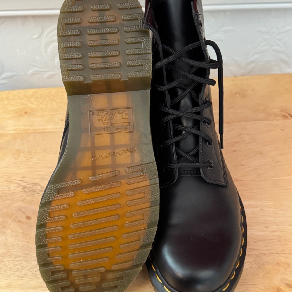 Dr. Martens Airware 1460 Women's Size 11 - Picture 4 of 6